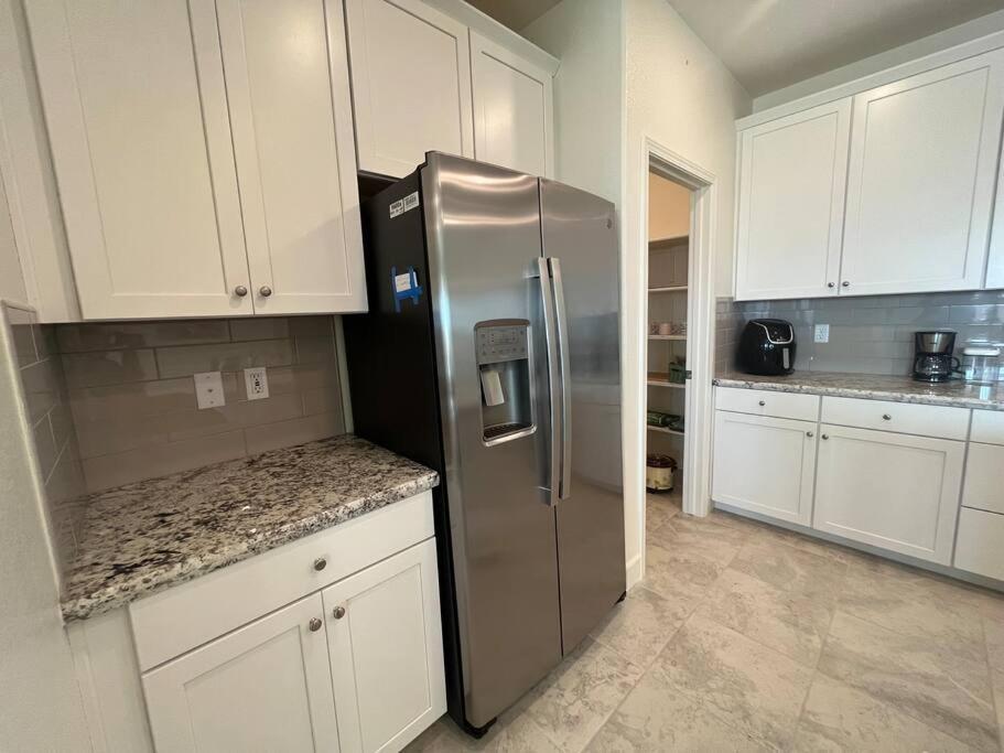 Brand-New, Beautiful & Stylish Home In Sacramento! Exterior foto